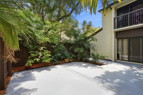 Tiny photo for 3349 Cocoplum Circle #33129, Coconut Creek, FL 33063 (MLS # B26040489)