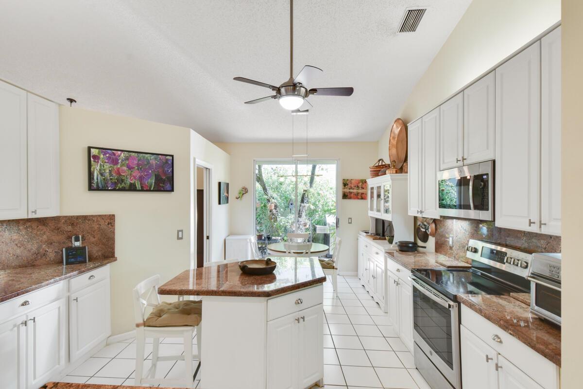 6861 Briarlake Circle