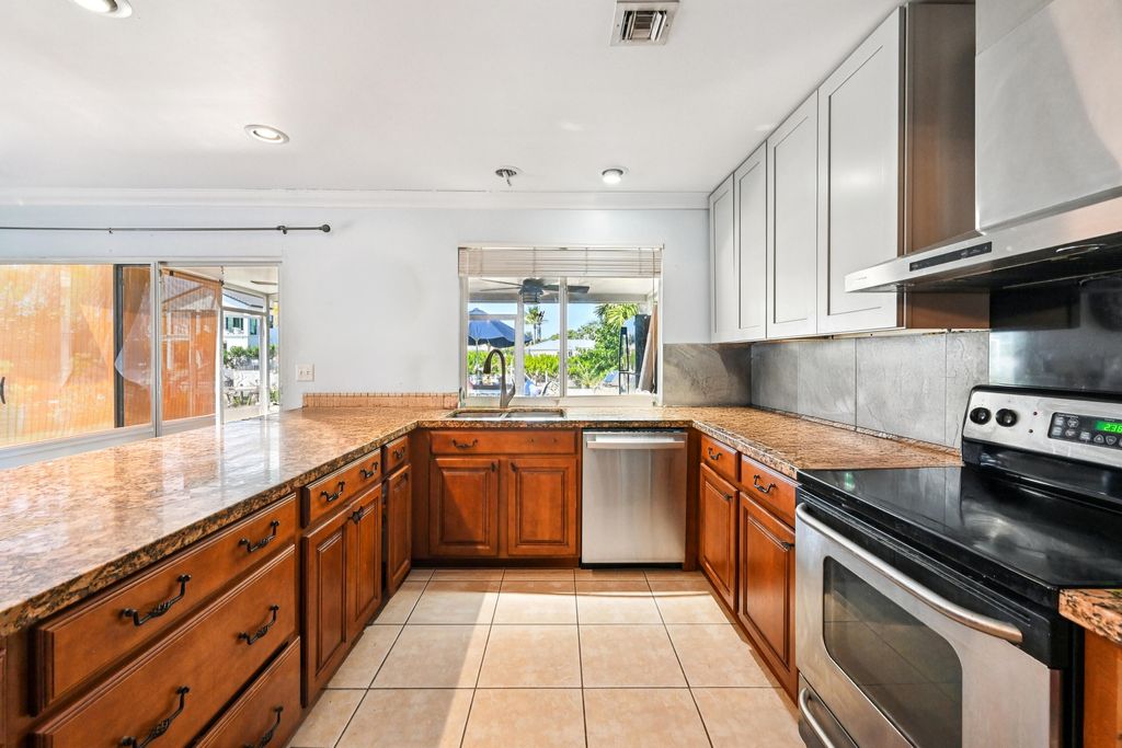 Photo of 605 Inlet Road, North Palm Beach, FL 33408 (MLS # B26008674)