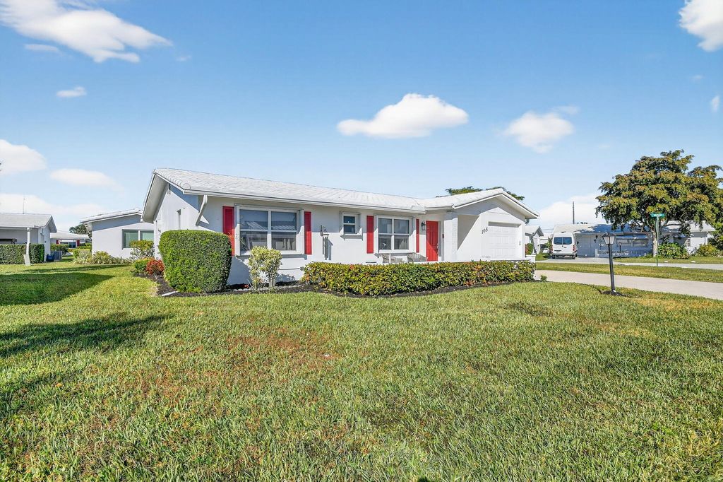 Photo of 105 SW 9th Street, Boynton Beach, FL 33426 (MLS # R11162151)