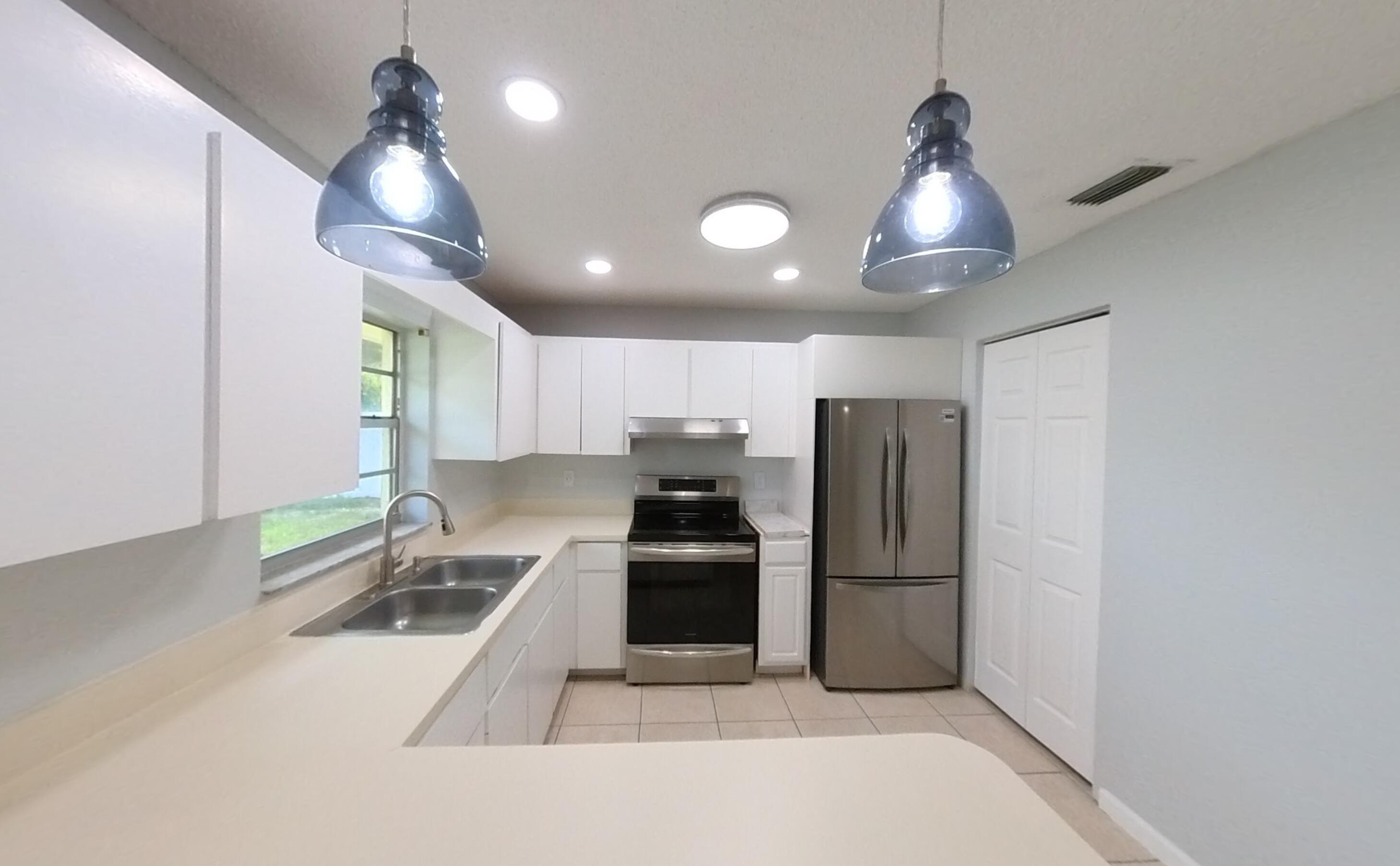 ROLLING GREEN RIDGE 1ST ADD - Residential Lease