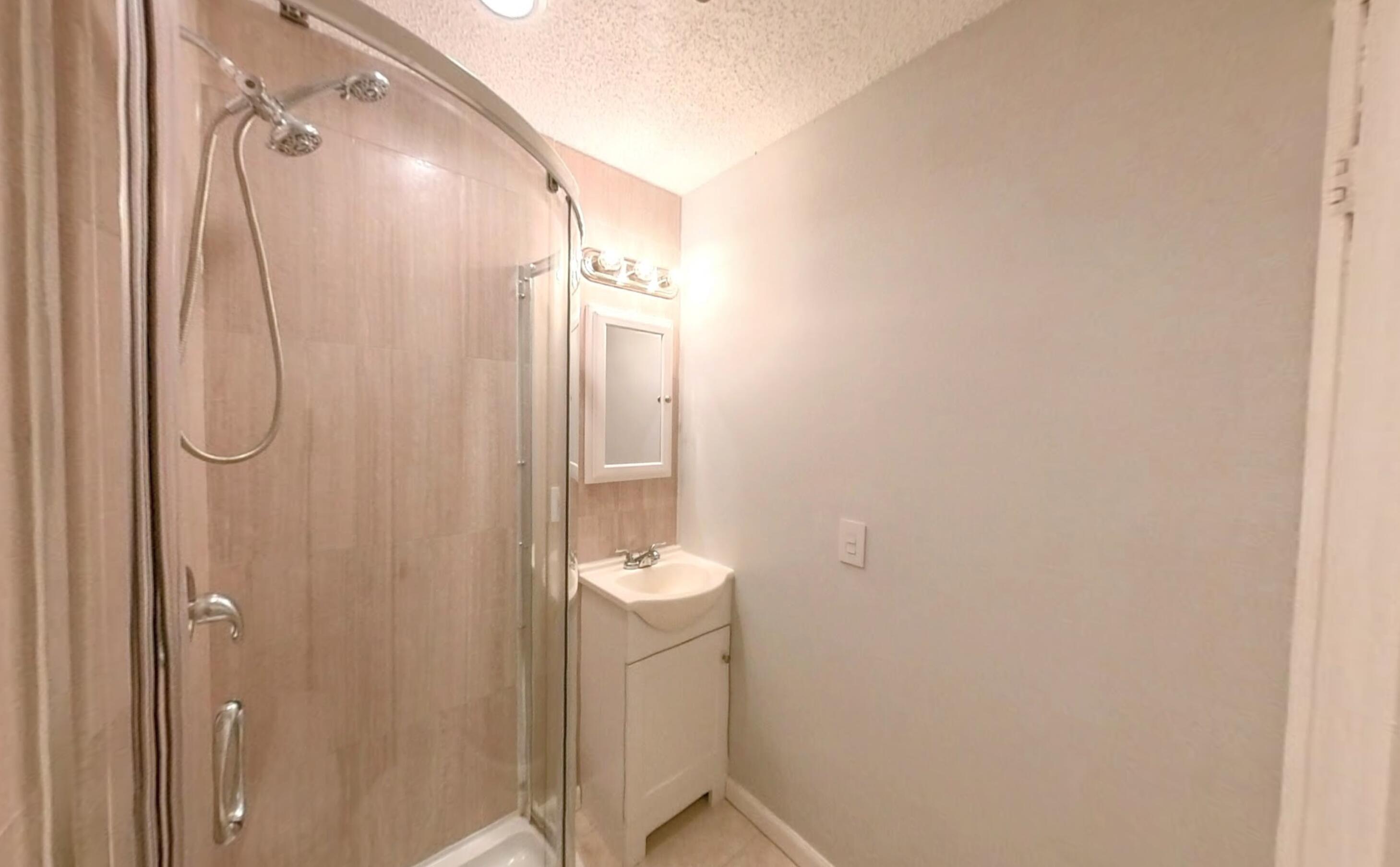 ROLLING GREEN RIDGE 1ST ADD - Residential Lease