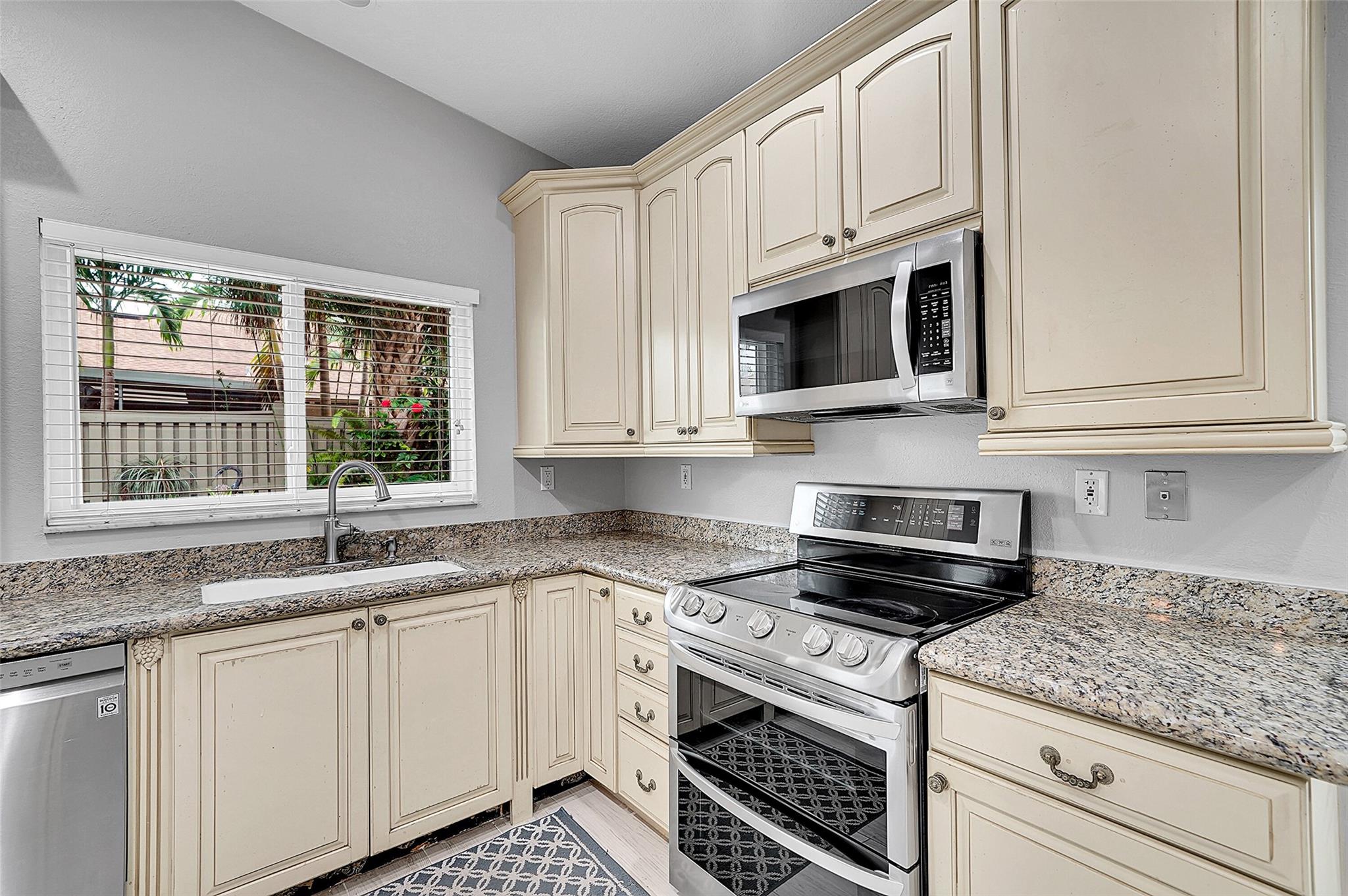 Mews of Cypress Head - Residential