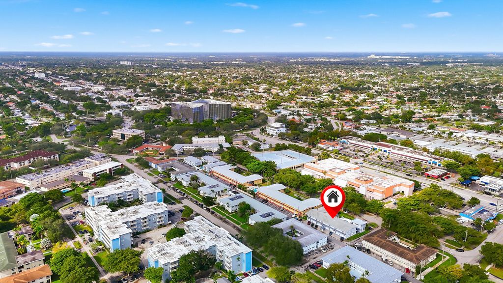 Photo of 3510 Harrison Street #4, Hollywood, FL 33021 (MLS # B26037991)