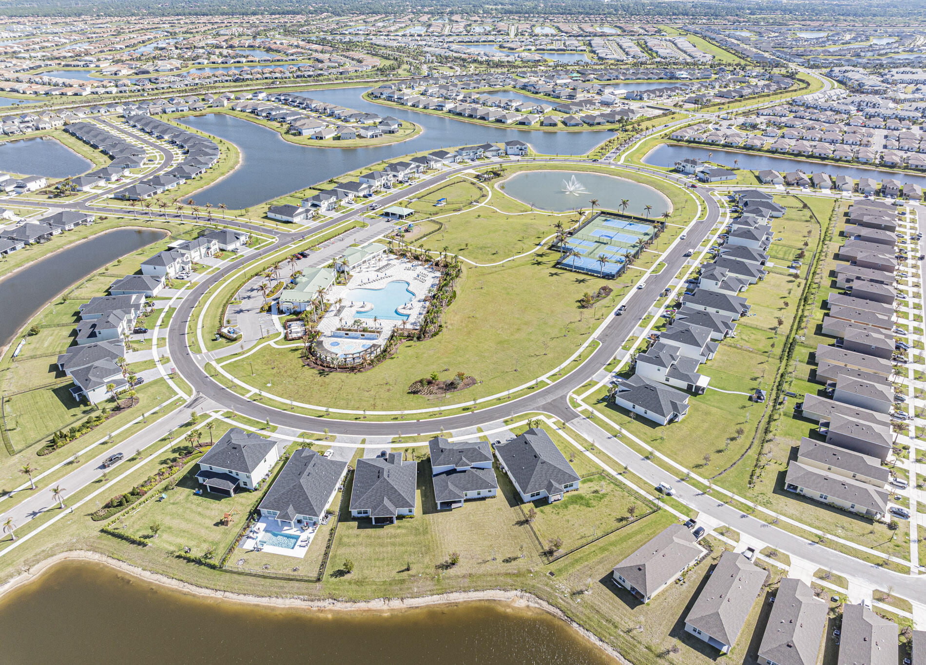 VERANO SOUTH PUD 1 - POD G - PLAT NO. 1 - Residential Lease