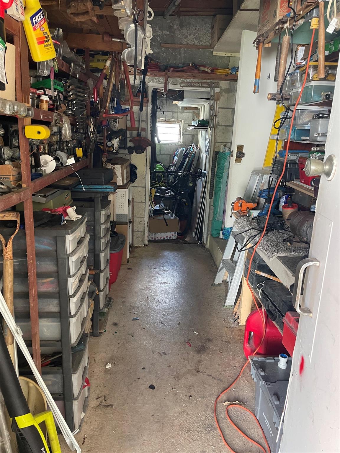 Ravenswood Estates & Mari - Residential Lease