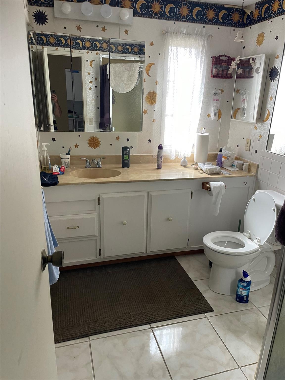 Ravenswood Estates & Mari - Residential Lease