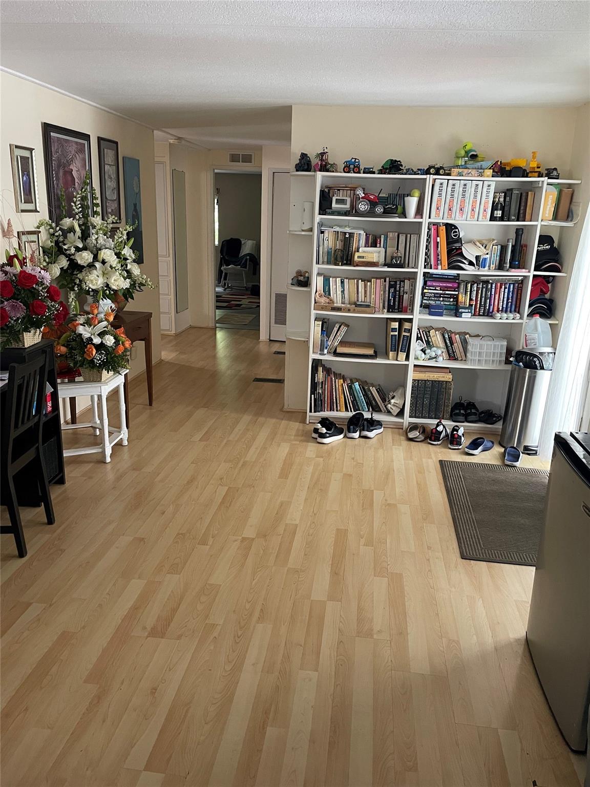 Ravenswood Estates & Mari - Residential Lease