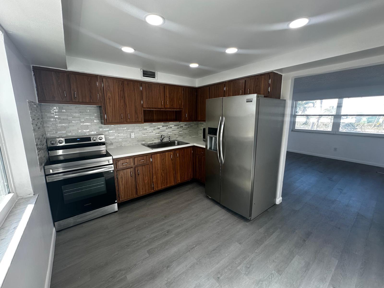 HIGHLAND SQUARE - Residential Lease