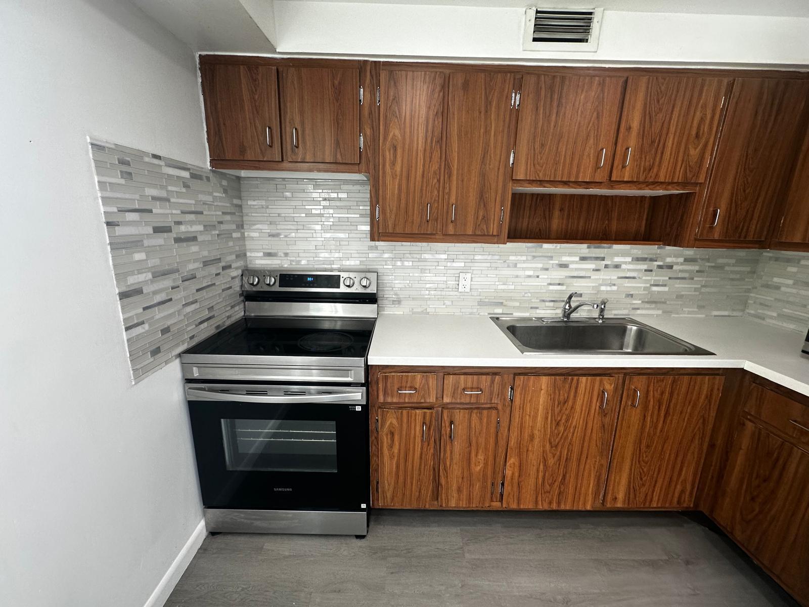 HIGHLAND SQUARE - Residential Lease