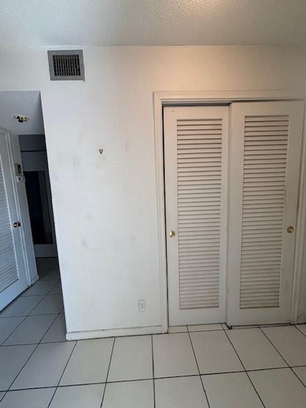 Photo of 218 NE 12th Avenue #104, Hallandale Beach, FL 33009 (MLS # F10550671)