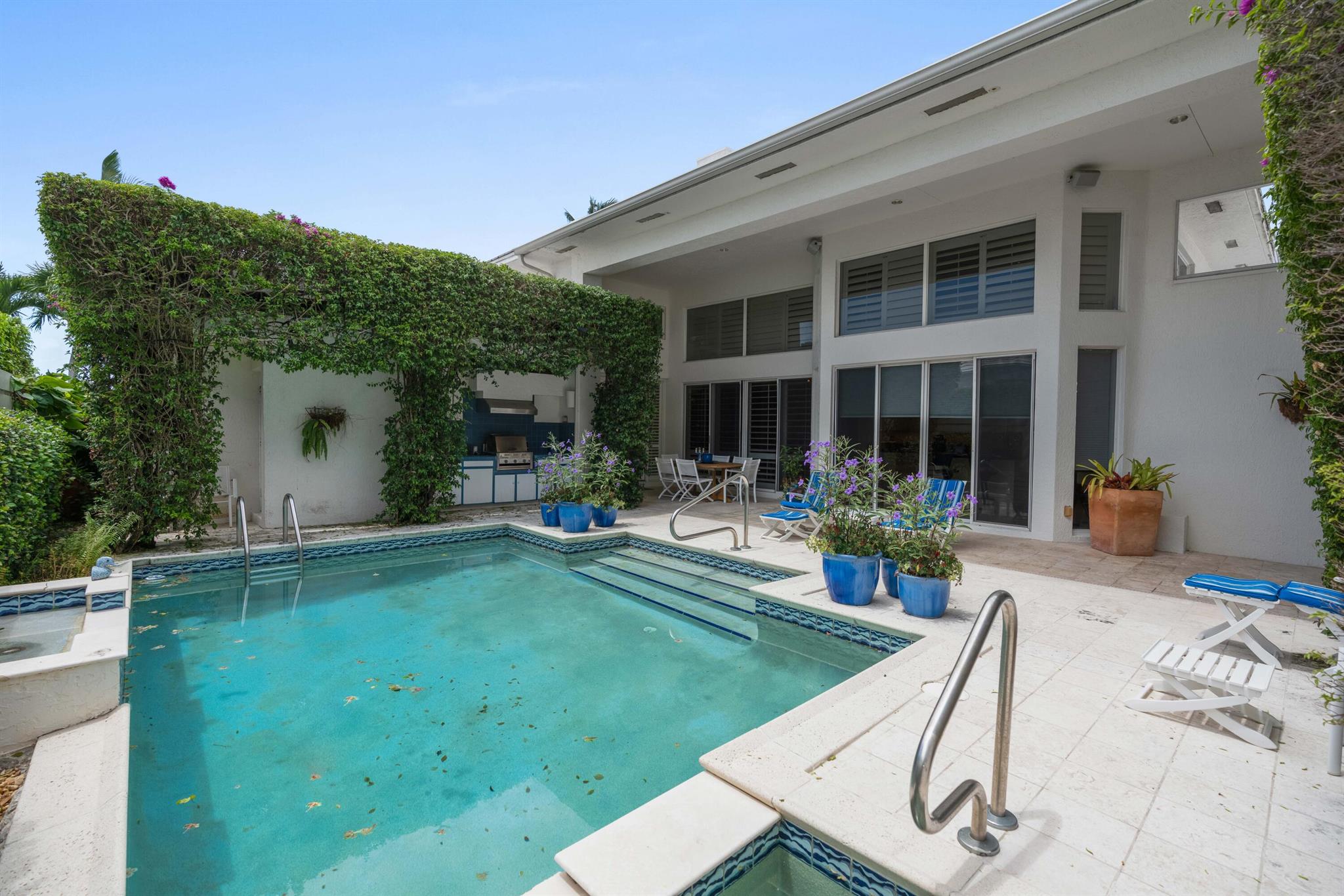 ADMIRALS COVE PAR B - Residential