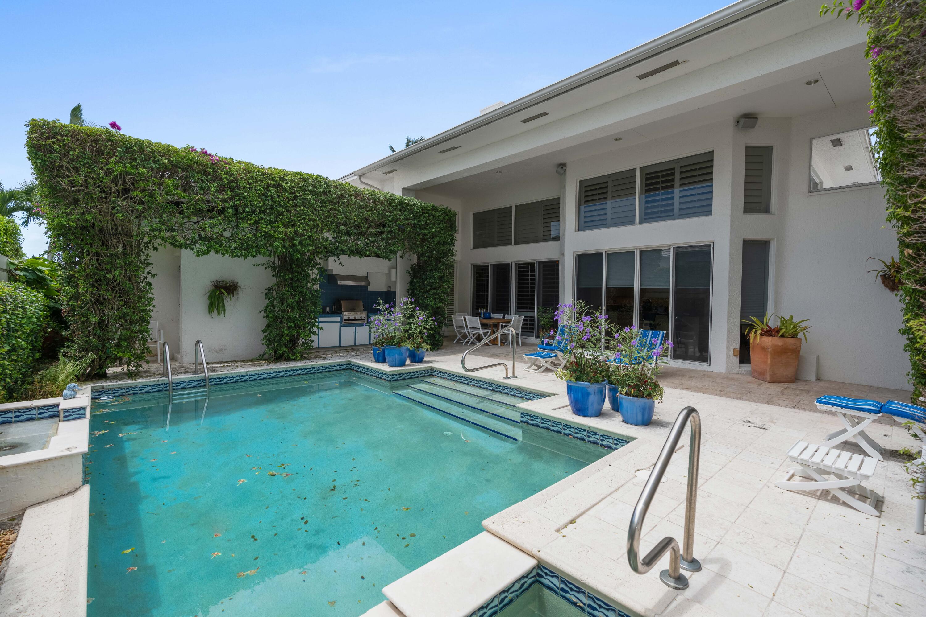 ADMIRALS COVE PAR B - Residential