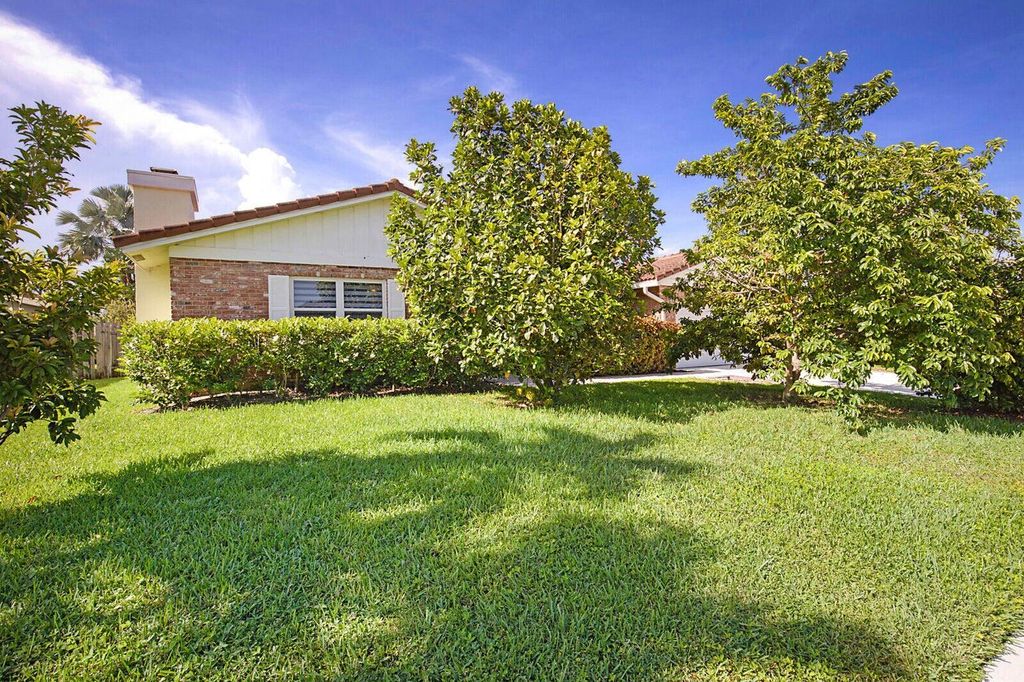 Photo of 11337 Little Bear Way, Boca Raton, FL 33428 (MLS # R11116316)