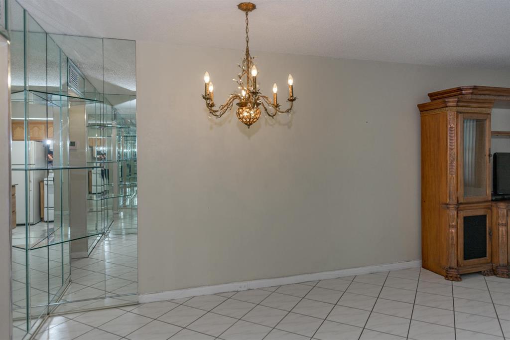 CENTURY VILLAGE
SOUTHAMPTON C - Residential