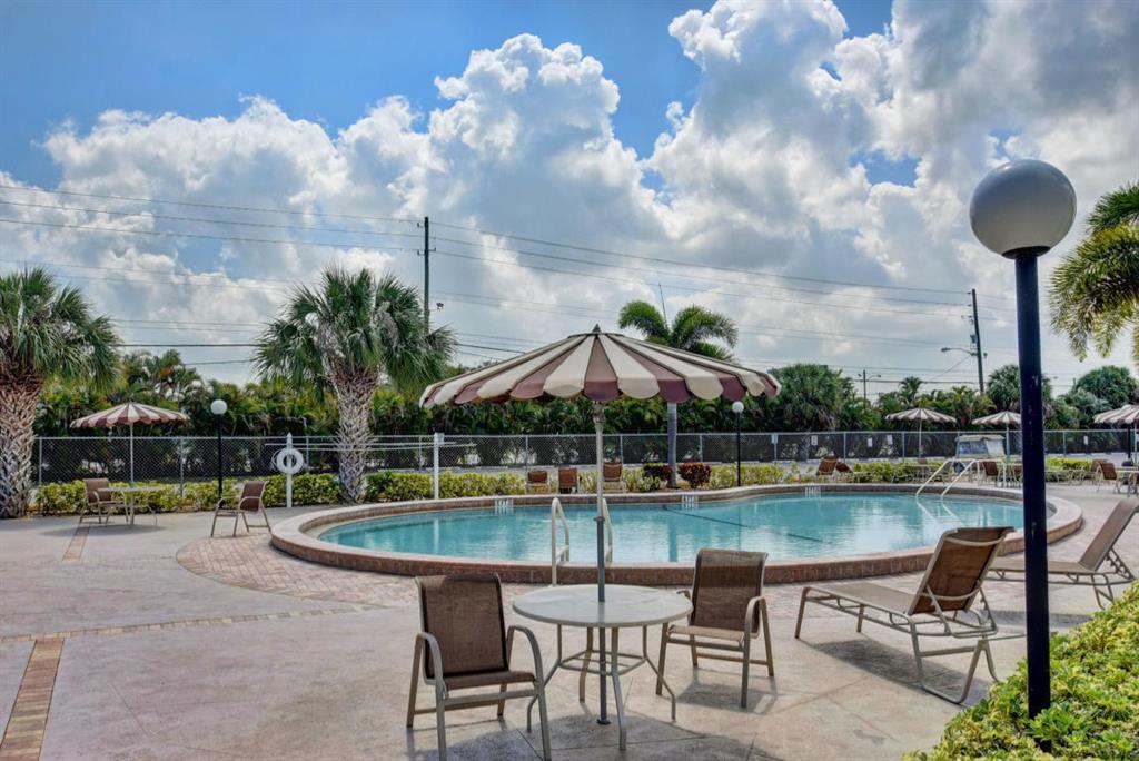 CENTURY VILLAGE
SOUTHAMPTON C - Residential