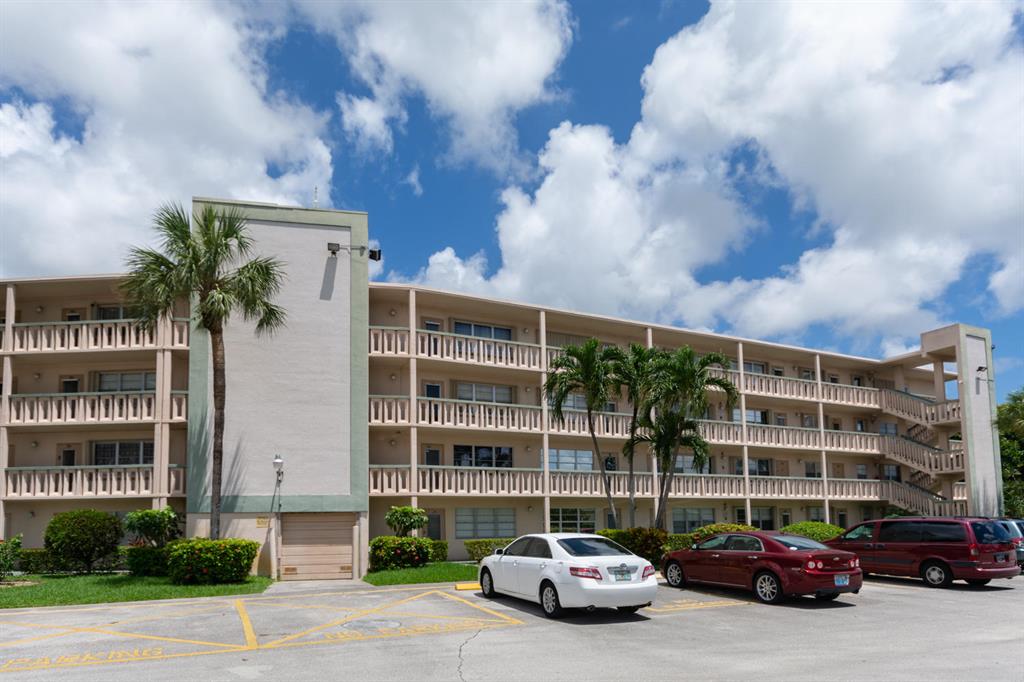 CENTURY VILLAGE
SOUTHAMPTON C - Residential