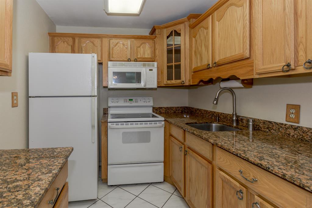 CENTURY VILLAGE
SOUTHAMPTON C - Residential