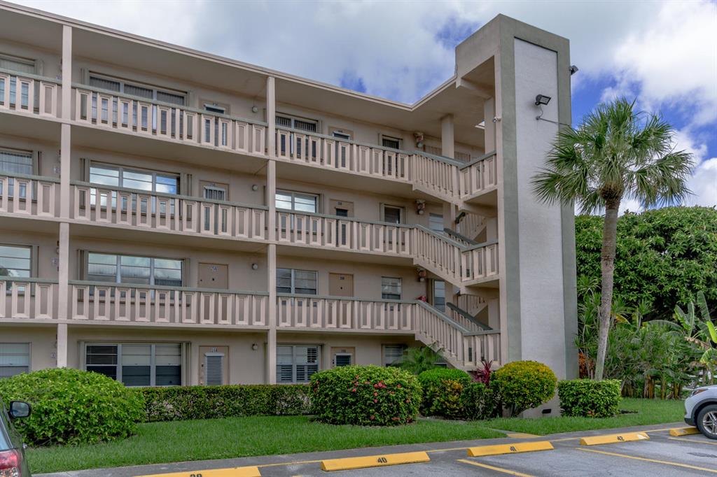 CENTURY VILLAGE
SOUTHAMPTON C - Residential