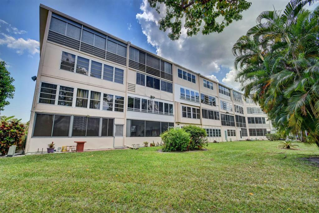 CENTURY VILLAGE
SOUTHAMPTON C - Residential