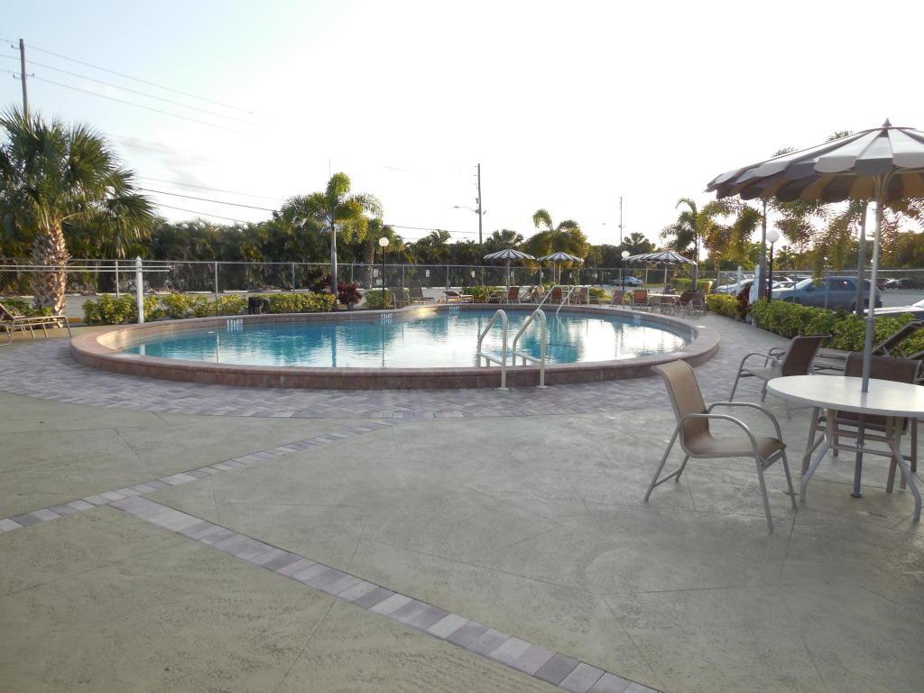 CENTURY VILLAGE
SOUTHAMPTON C - Residential