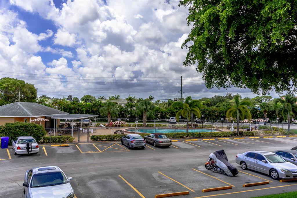 CENTURY VILLAGE
SOUTHAMPTON C - Residential