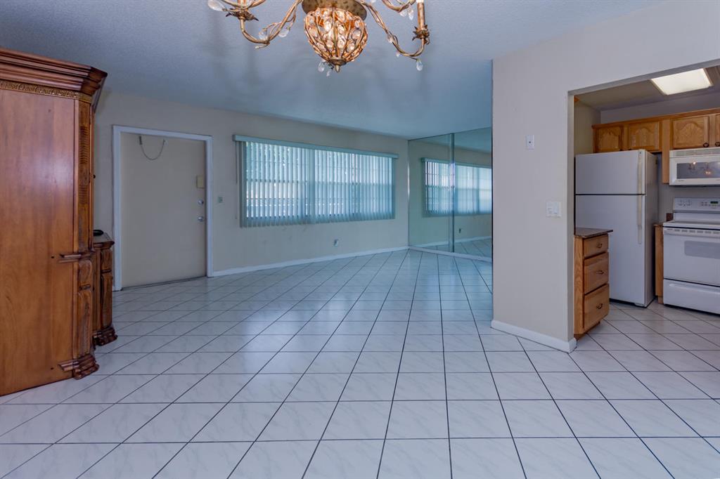 CENTURY VILLAGE
SOUTHAMPTON C - Residential