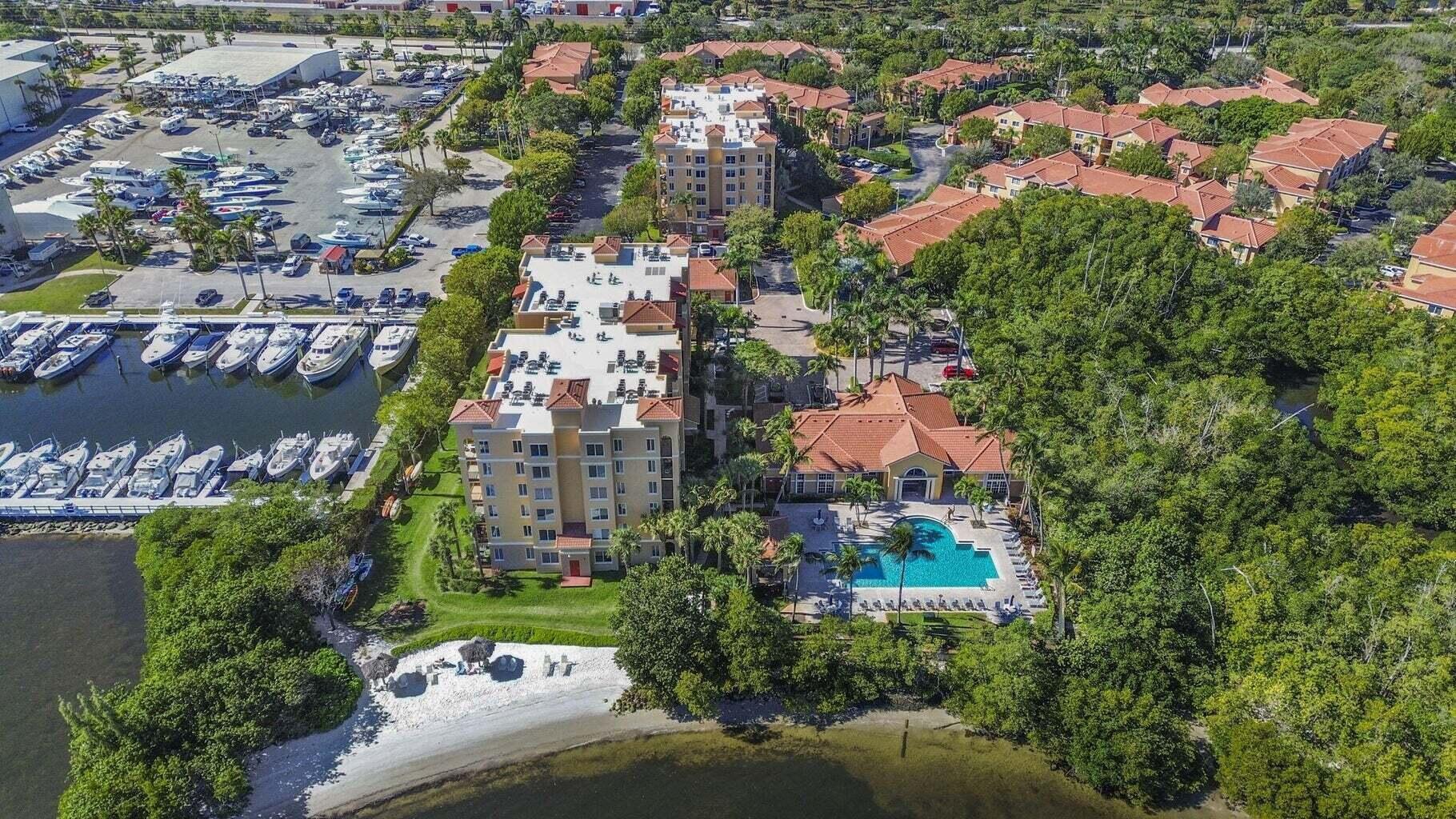 HYPOLUXOS MARINERS CAY CO - Residential Lease