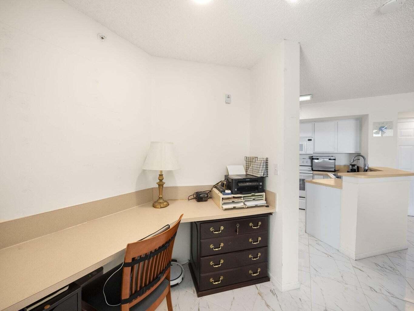 HYPOLUXOS MARINERS CAY CO - Residential Lease