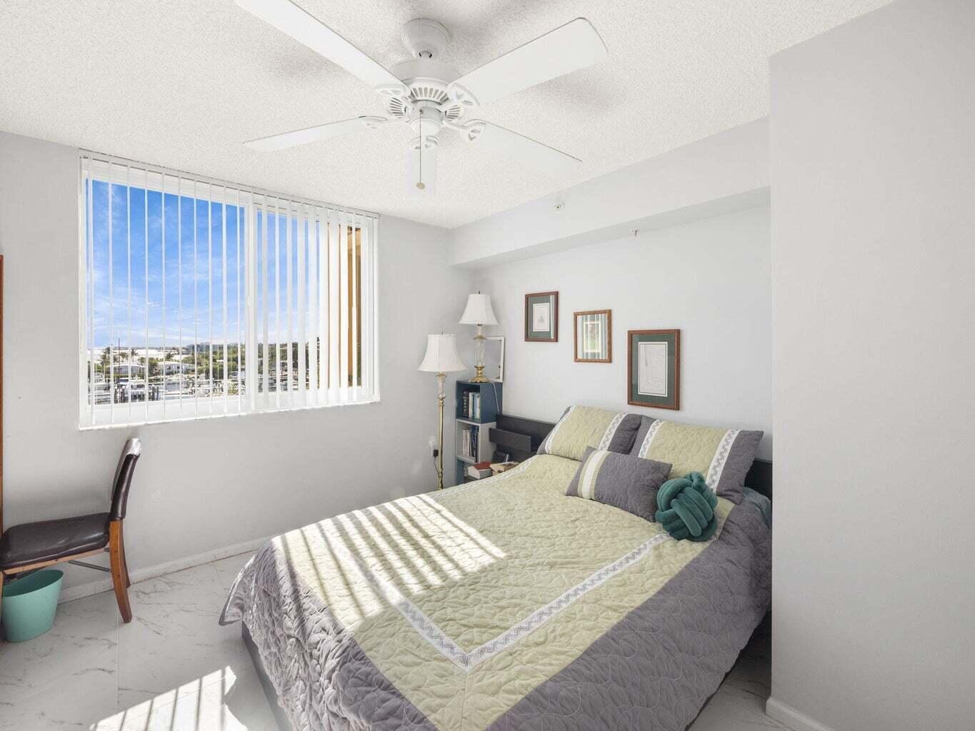 HYPOLUXOS MARINERS CAY CO - Residential Lease