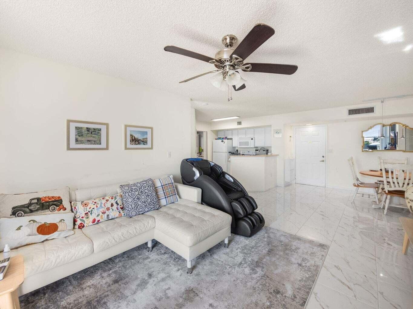 HYPOLUXOS MARINERS CAY CO - Residential Lease