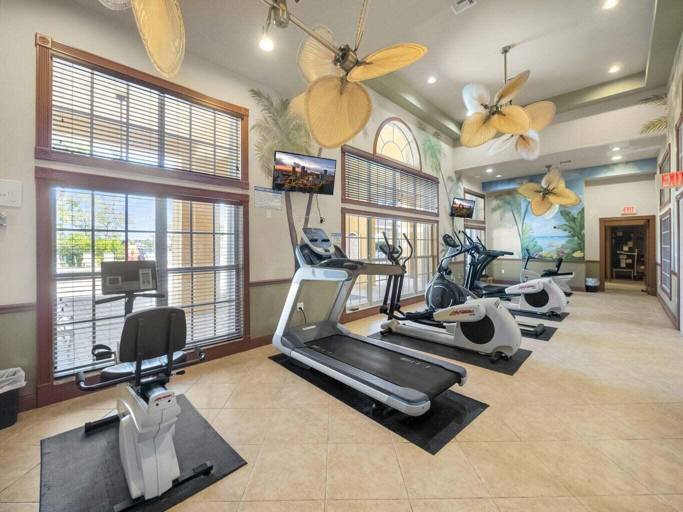 HYPOLUXOS MARINERS CAY CO - Residential Lease