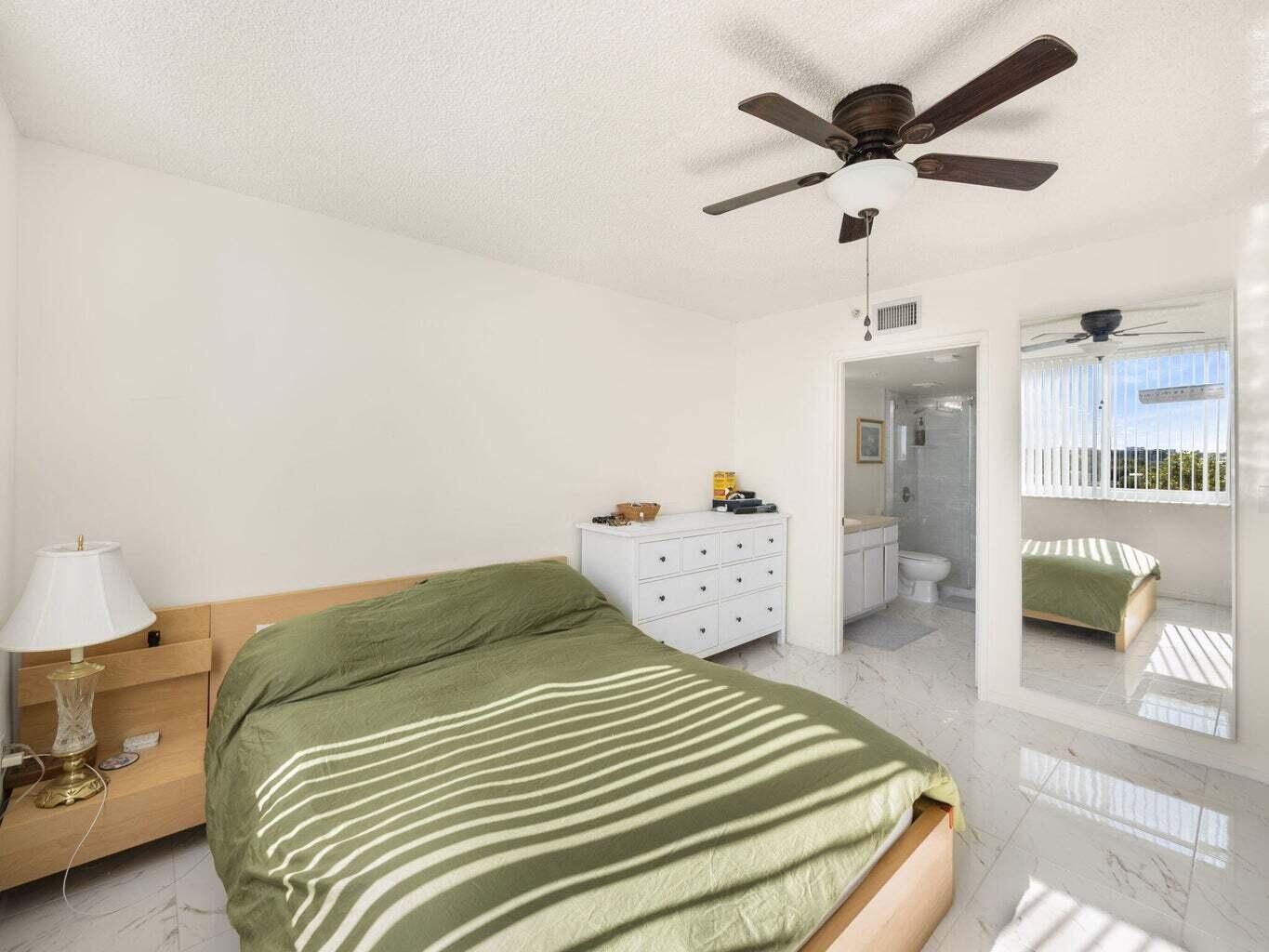 HYPOLUXOS MARINERS CAY CO - Residential Lease