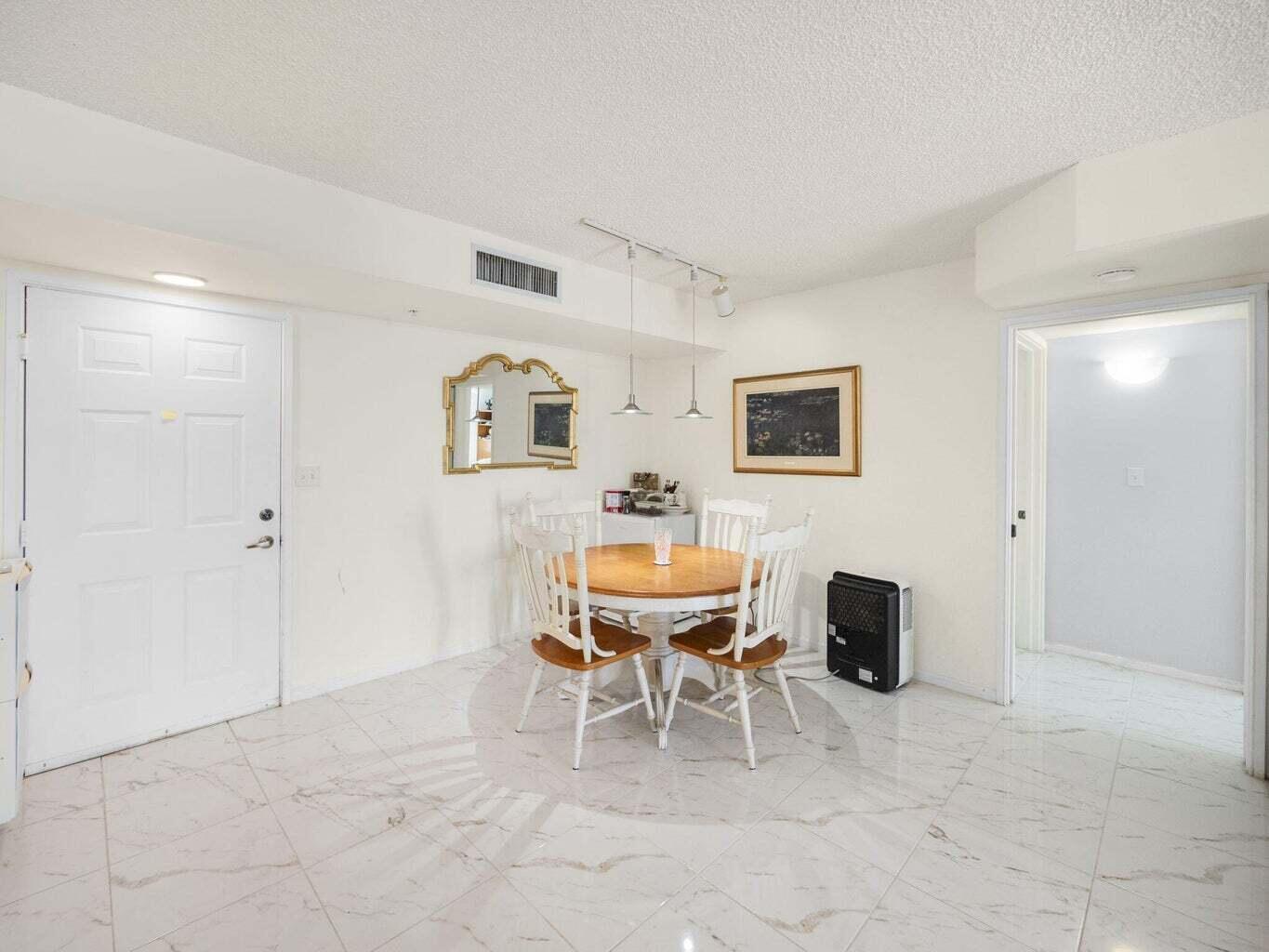 HYPOLUXOS MARINERS CAY CO - Residential Lease