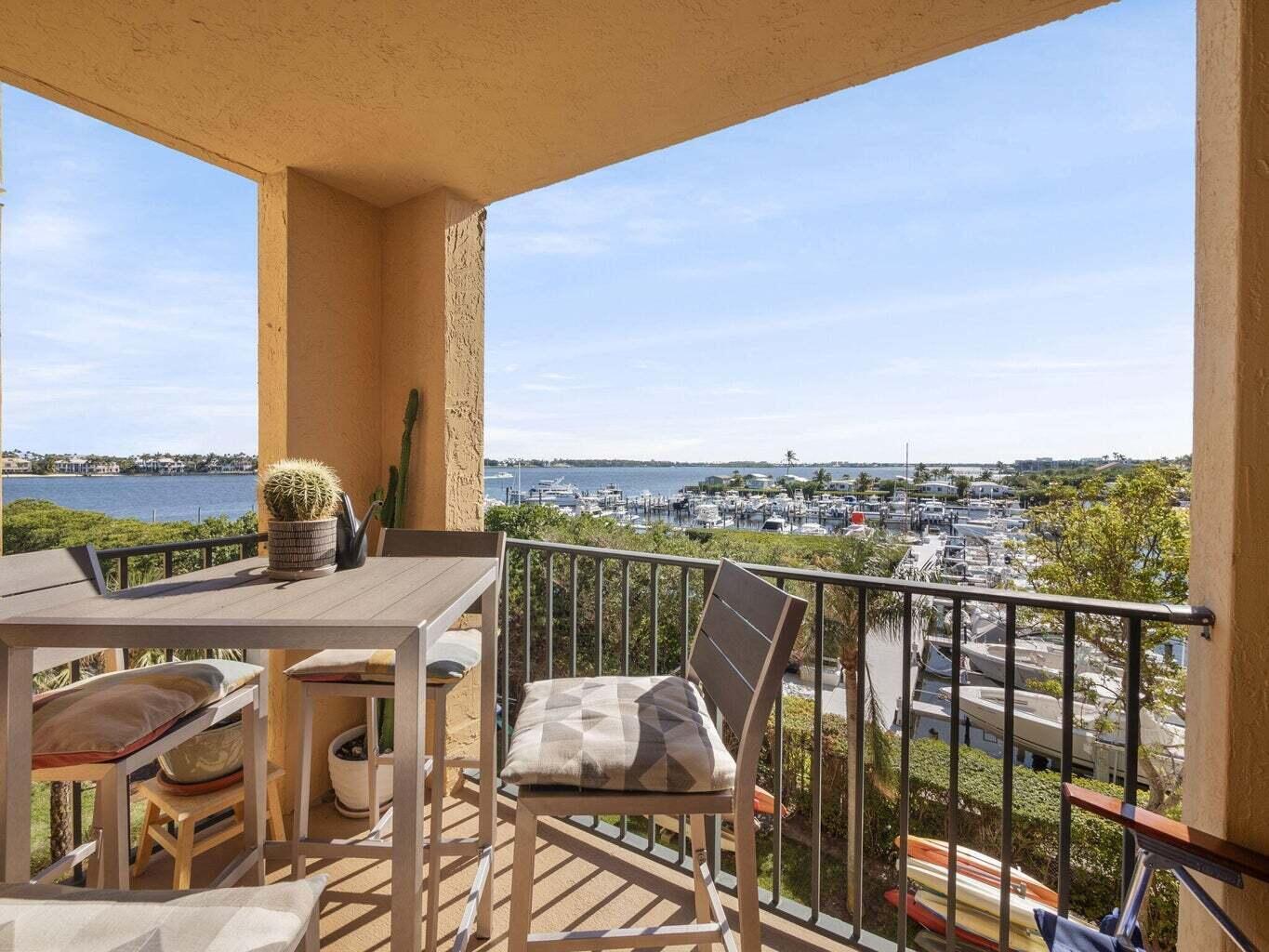 HYPOLUXOS MARINERS CAY CO - Residential Lease