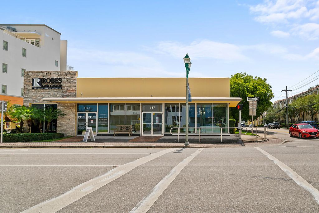 Photo of 117 NE 5th Avenue, Delray Beach, FL 33483 (MLS # R11118356)