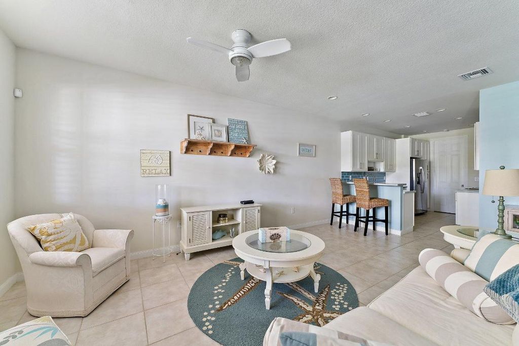 Photo of 1407 N Jeaga Drive, Jupiter, FL 33458 (MLS # R10993078)