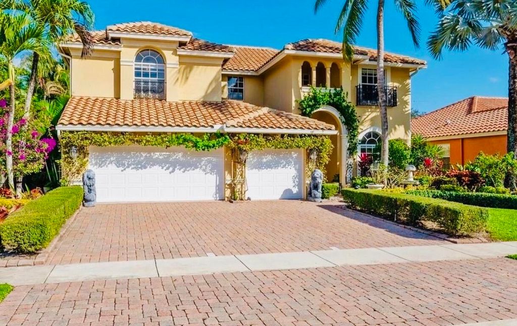 Photo of 9905 Coronado Lake Drive, Boynton Beach, FL 33437 (MLS # B26019772)