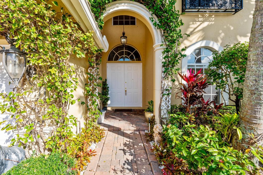 Photo of 9905 Coronado Lake Drive, Boynton Beach, FL 33437 (MLS # B26019772)