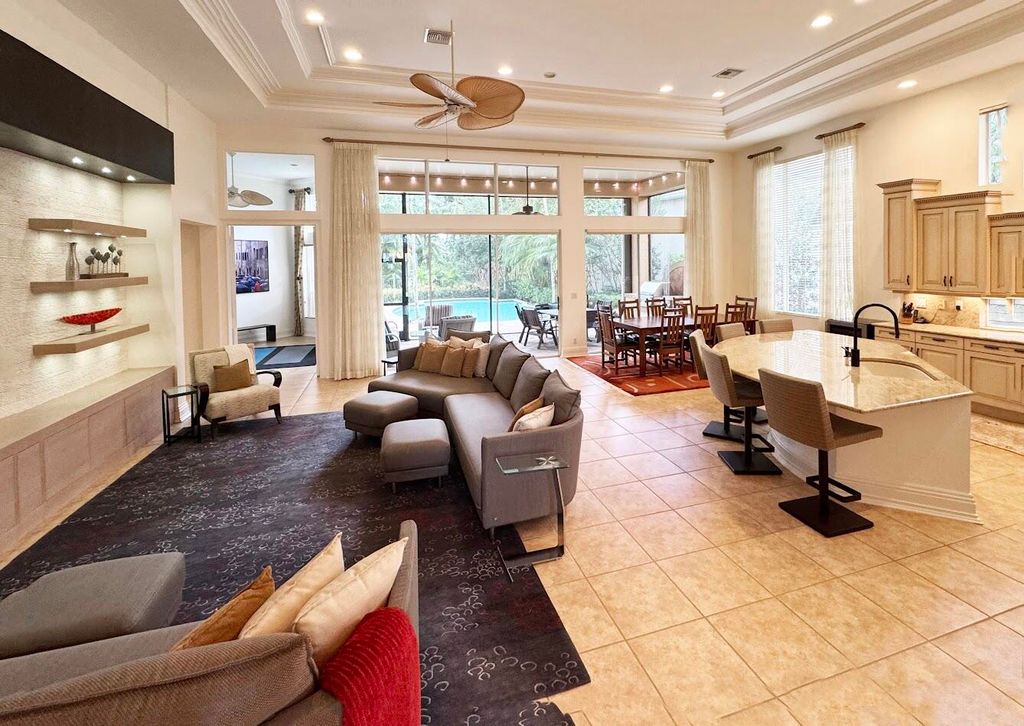 Photo of 108 Via Paradisio, Palm Beach Gardens, FL 33418 (MLS # B26006313)