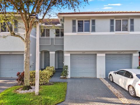 1927 Alamanda Way West Palm Beach FL 33404