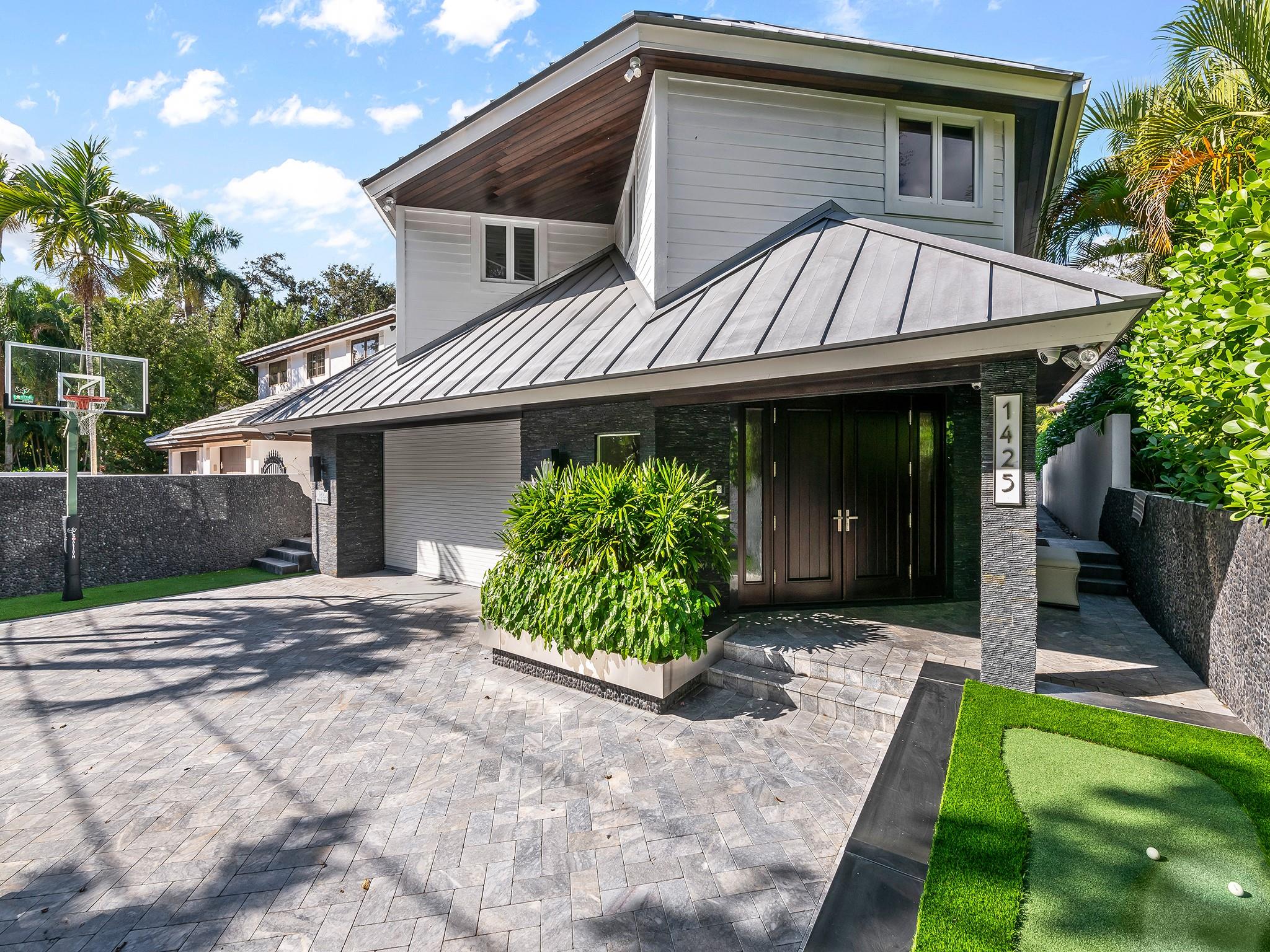 RIO VISTA ISLES - Residential