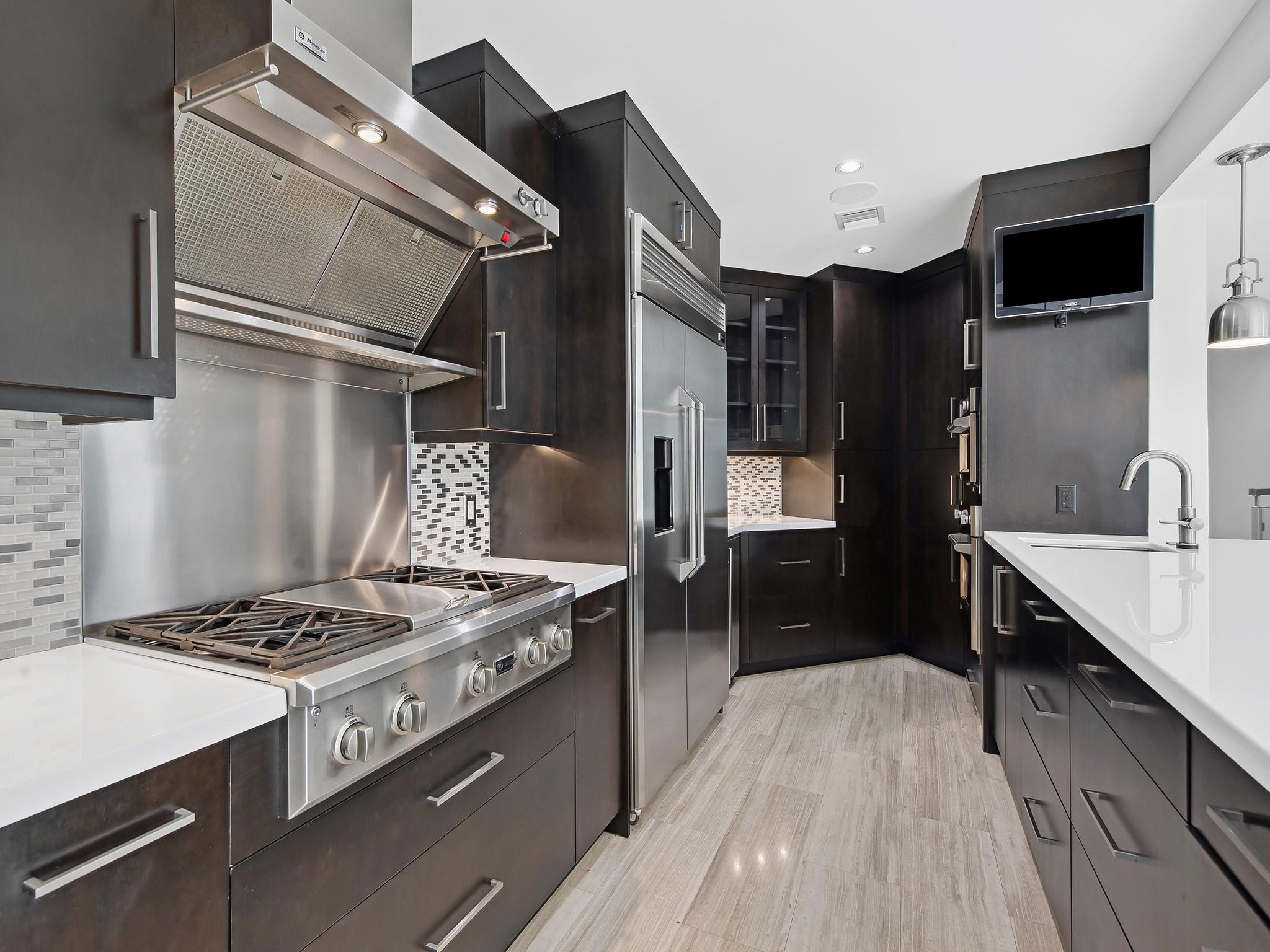 RIO VISTA ISLES - Residential