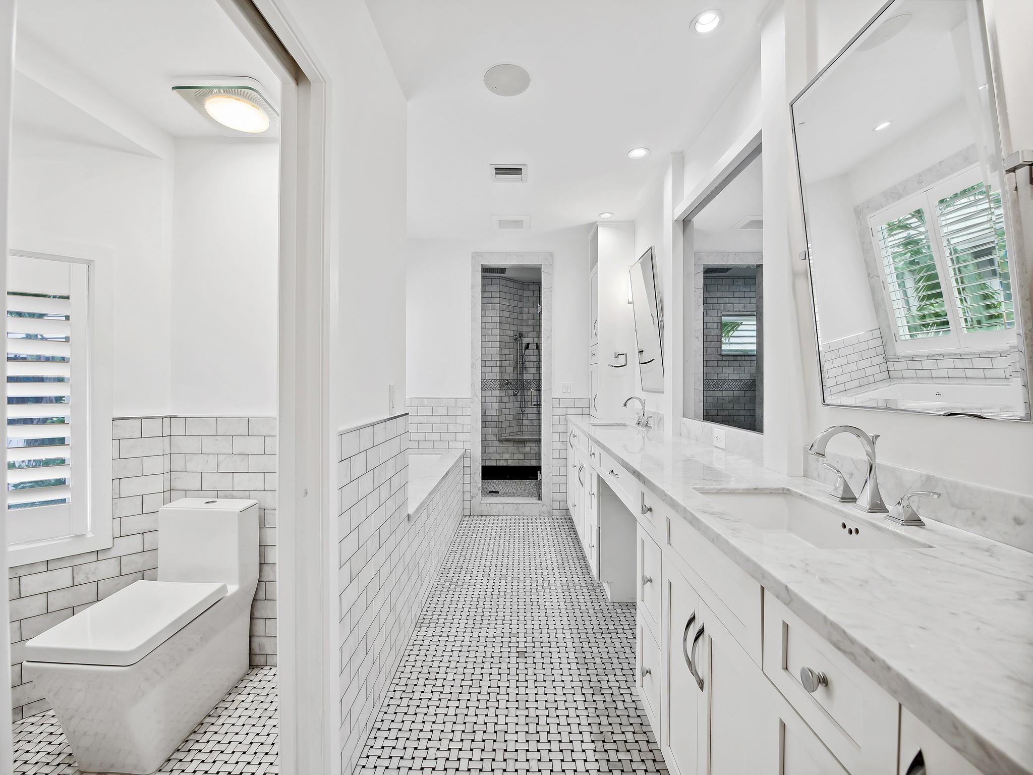 RIO VISTA ISLES - Residential