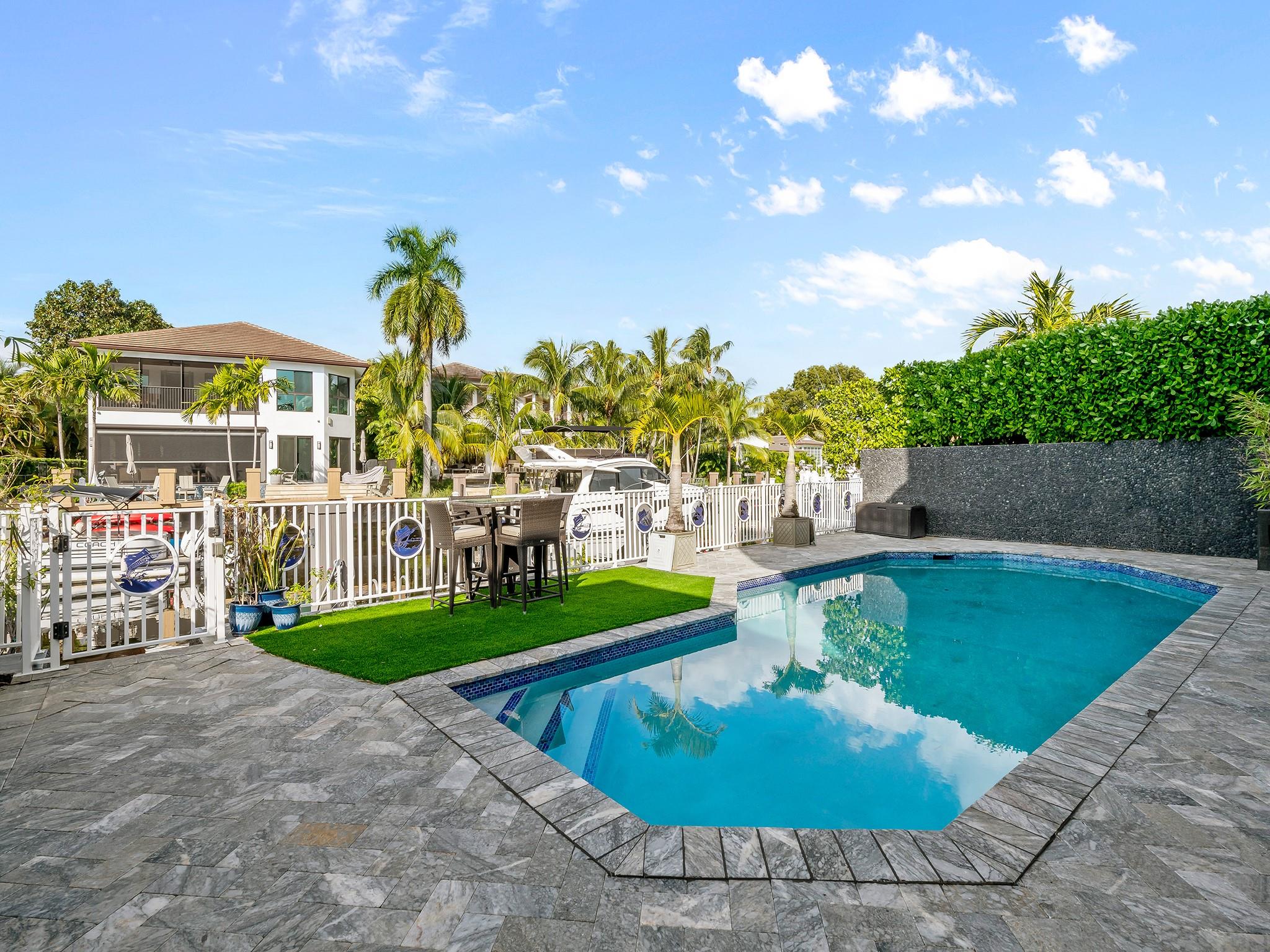 RIO VISTA ISLES - Residential