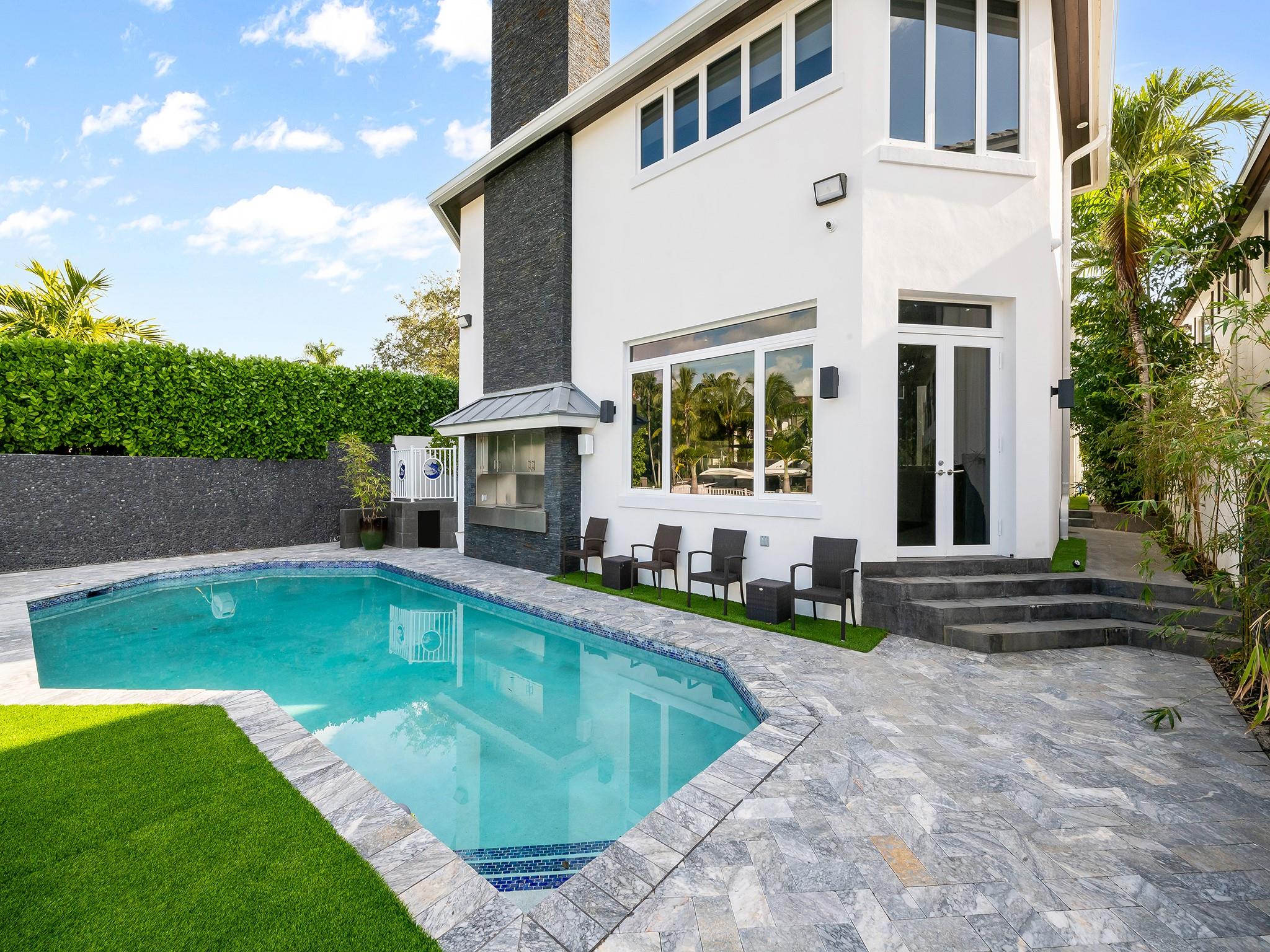 RIO VISTA ISLES - Residential