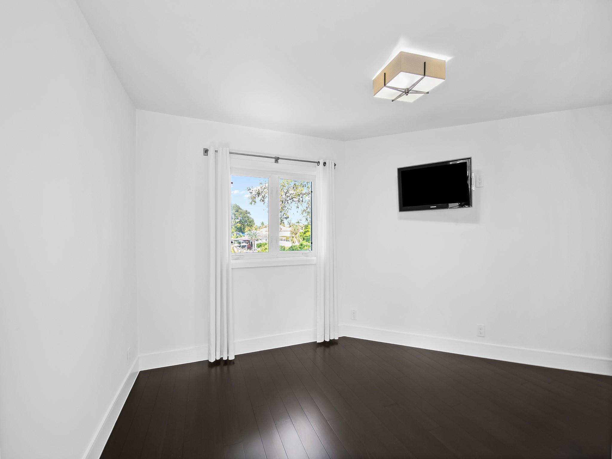 RIO VISTA ISLES - Residential