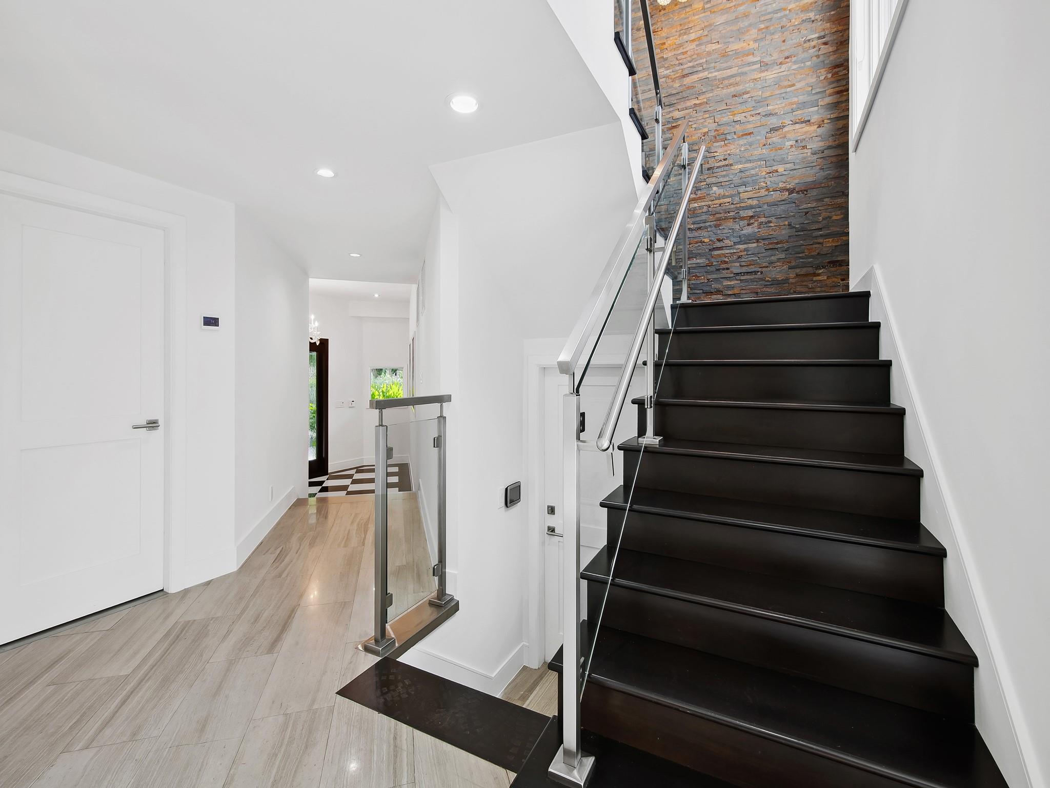 RIO VISTA ISLES - Residential