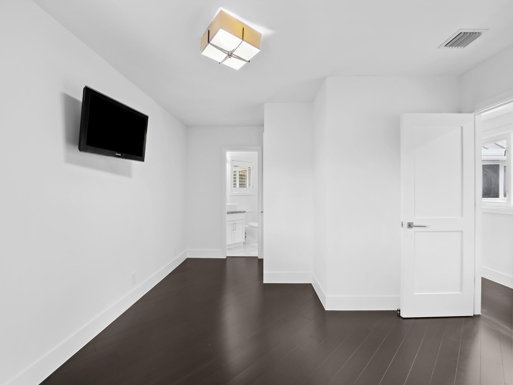 RIO VISTA ISLES - Residential