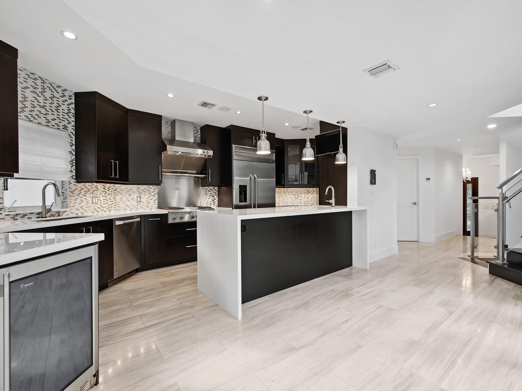 RIO VISTA ISLES - Residential